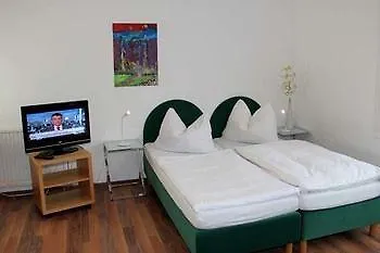 Отель Boardinghouse Mitterweg 5 & 13 Инсбрук