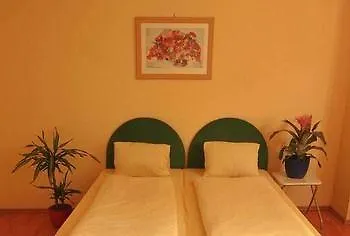 Отель Boardinghouse Mitterweg 5 & 13 3*