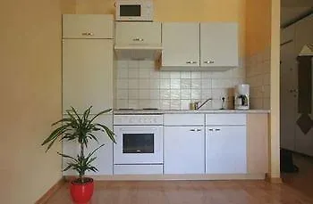Отель Boardinghouse Mitterweg 5 & 13 Инсбрук